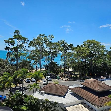 ハービー・ベイ グランド メルキュール アレグラ ハービー ベイアパートホテル エクステリア 写真 View of the beach from the hotel