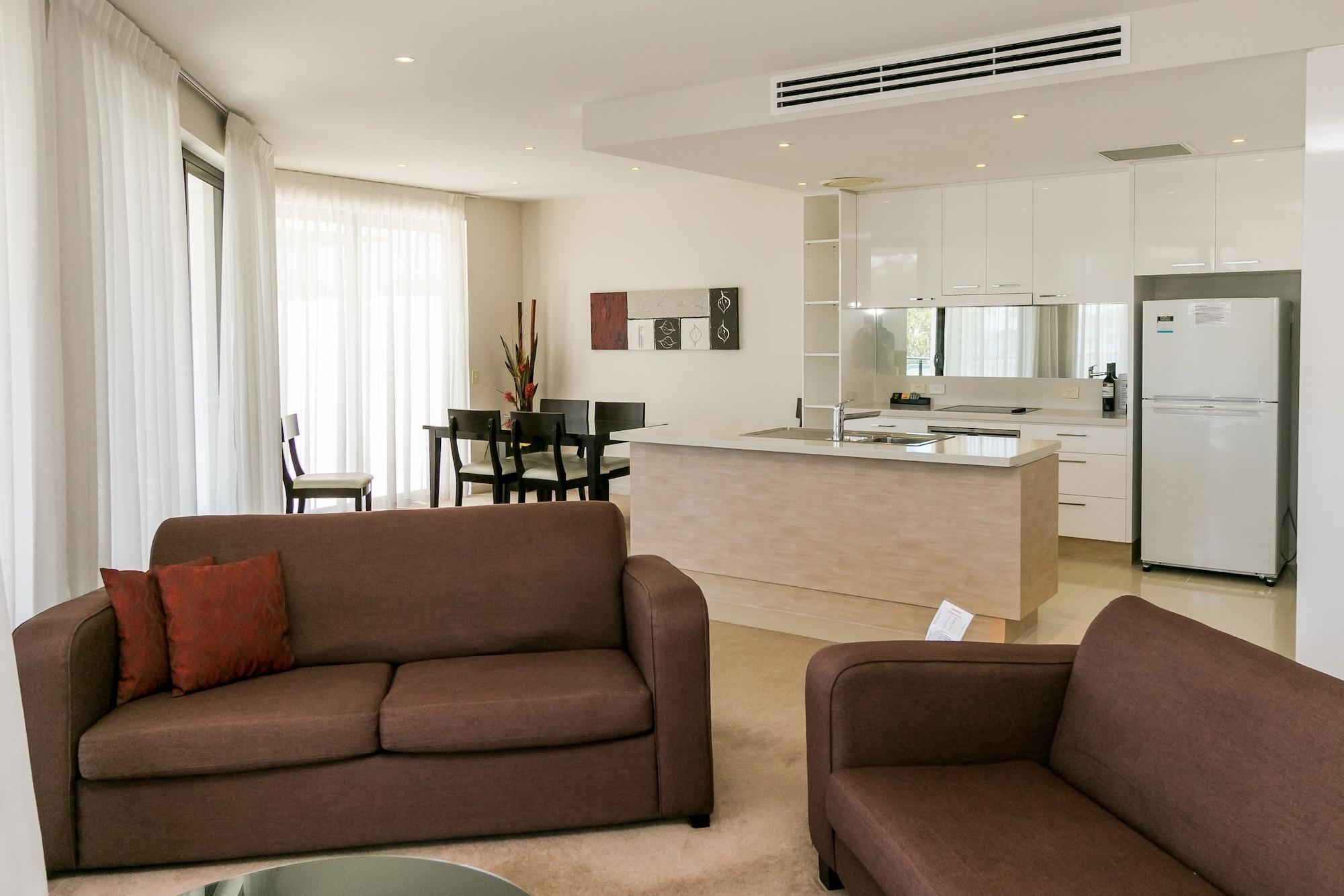 ハービー・ベイ グランド メルキュール アレグラ ハービー ベイアパートホテル エクステリア 写真 A living room with a kitchen