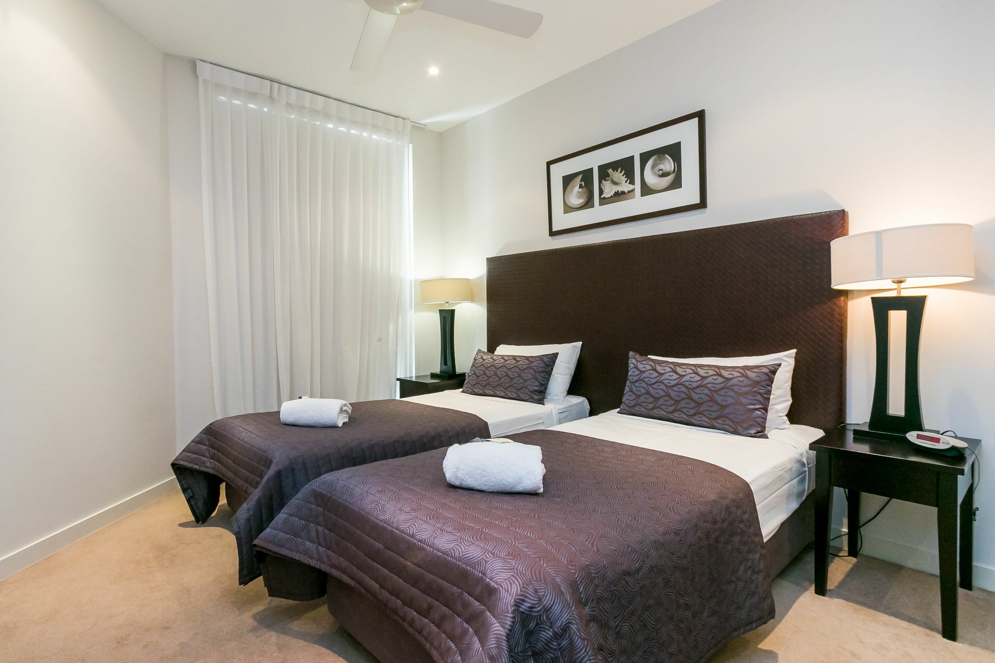 ハービー・ベイ グランド メルキュール アレグラ ハービー ベイアパートホテル エクステリア 写真 A bedroom at the Mantra on Broadbeach