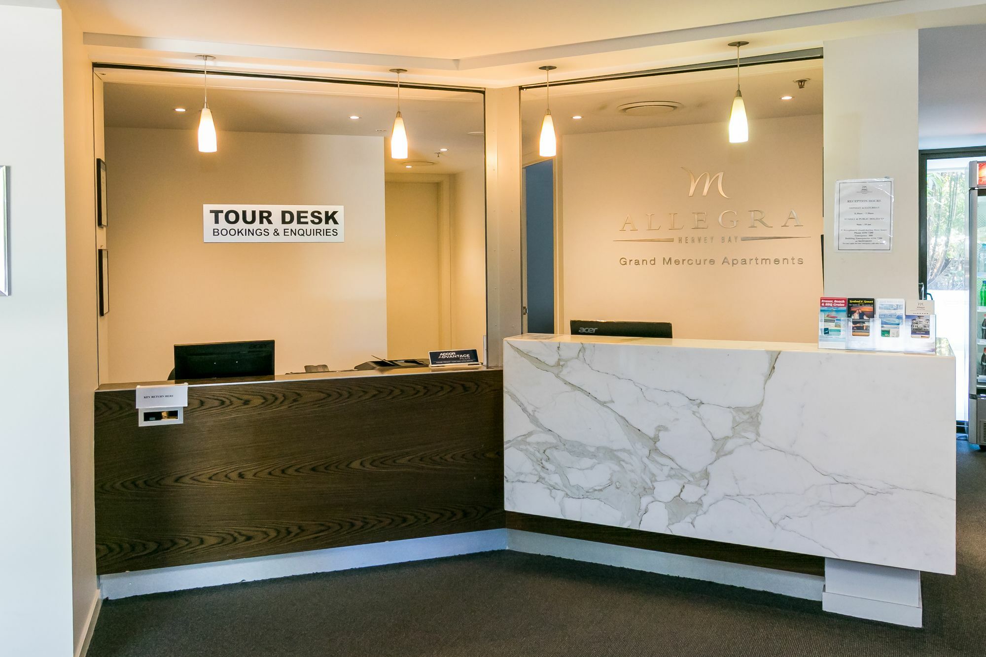 ハービー・ベイ グランド メルキュール アレグラ ハービー ベイアパートホテル エクステリア 写真 Tour Desk at the National Museum of the United States Army